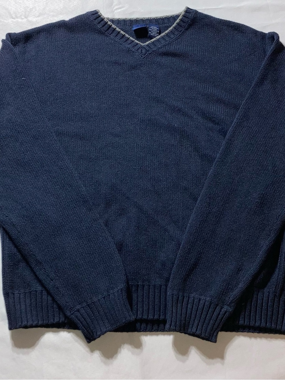 Basic Editions Men's Navy Blue V-Neck Sweater
